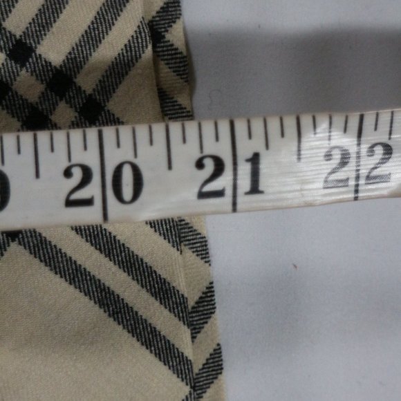 HAROLD'S Cream/Black Cross Pattern Skirt Sz 4 US - Picture 8 of 9